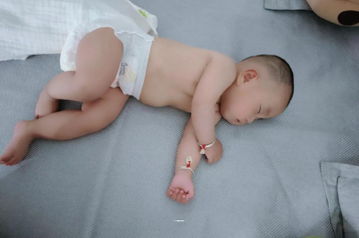 祁东怀孕多久会显肚子